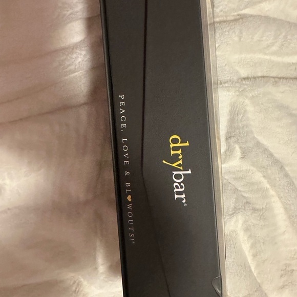 COPY - COPY - Drybar The Brush Crush Heated Straightening Brush Brand new! - Picture 4 of 9